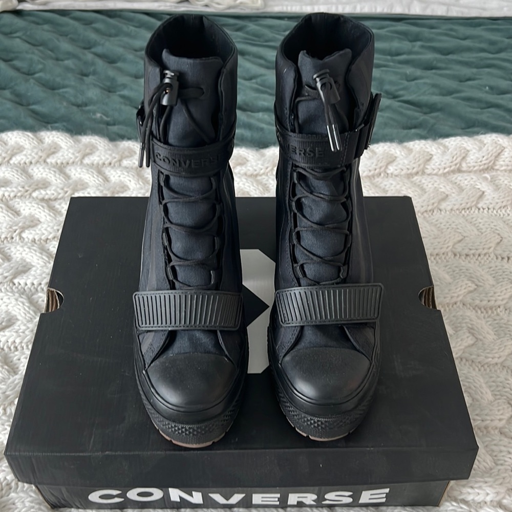 Converse utility boot size 7.5